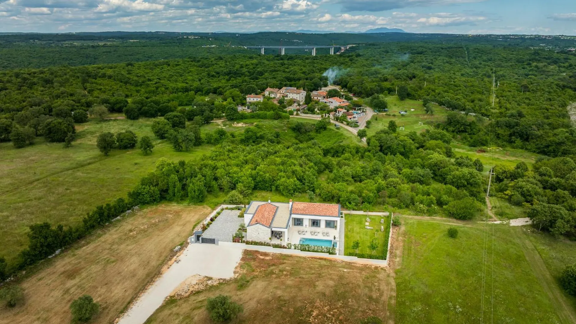 Kurili Villa Lastine